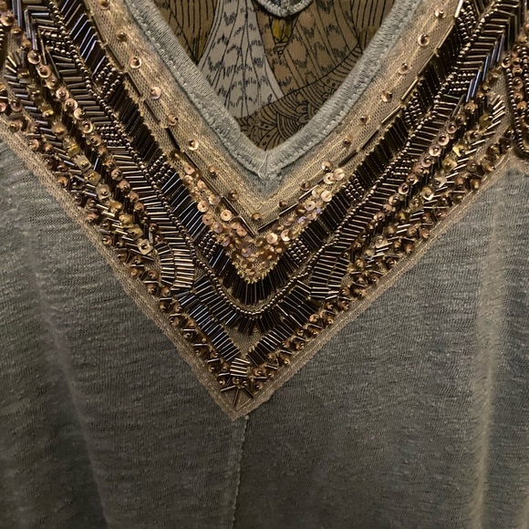 Gorgeous Gimmicks top! - Picture 3 of 5